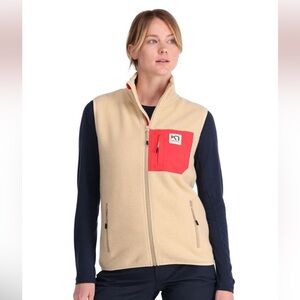 Cute fleece vest, never been worn… see pic for details!